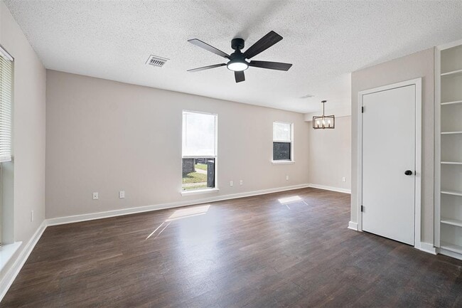 200 Concho St in Lockhart, TX - Building Photo - Building Photo