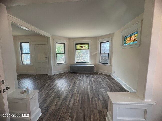 1007 Forest Rd in Schenectady, NY - Building Photo - Building Photo