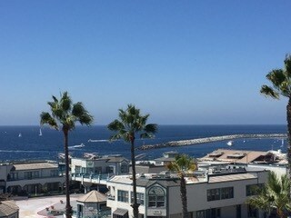 640 The Vlg, Unit 312 in Redondo Beach, CA - Foto de edificio
