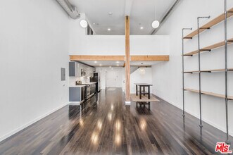 4215 Glencoe Ave in Marina Del Rey, CA - Building Photo - Building Photo