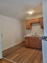108 Union St, Unit Apt #1 in Lynn, MA - Building Photo - Building Photo