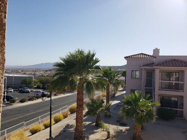 1988 Las Palmas Ln in Laughlin, NV - Building Photo - Building Photo