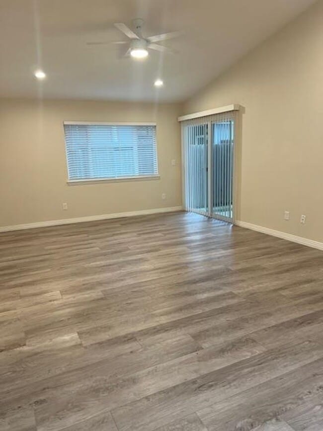 4905-4907 Douvan Ct in Carmichael, CA - Building Photo - Building Photo