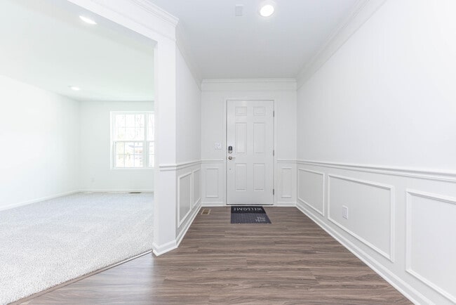 9268 Hemlock Ln in Dexter, MI - Foto de edificio - Building Photo