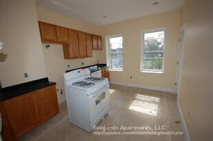 191 Boylston St, Unit 3 in Boston, MA - Building Photo