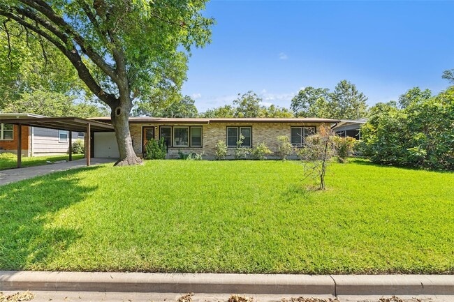 property at 1206 Larkwood Dr