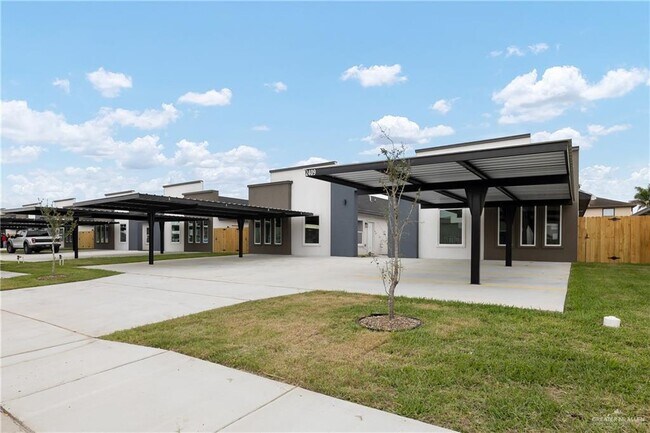 14 Hillside S Ave in Edinburg, TX - Building Photo - Building Photo