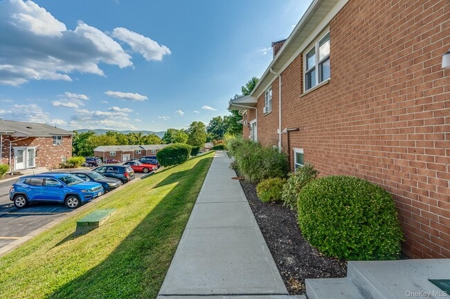 23 Alpine Dr