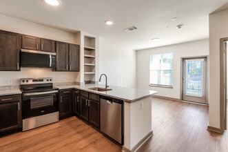 Parmore Plano in Plano, TX - Foto de edificio - Building Photo