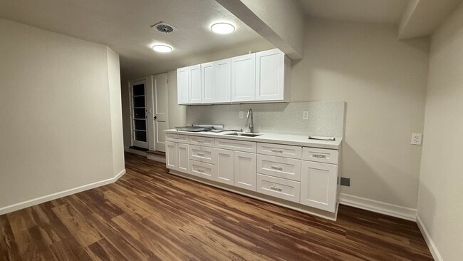 4400 N Lakewood Blvd, Unit 4400 AND A HALF in Long Beach, CA - Building Photo - Building Photo