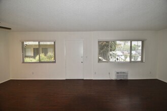 5455 Bellingham Ave in Los Angeles, CA - Building Photo - Building Photo