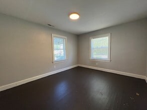 317 Phillips Ave in High Point, NC - Building Photo - Building Photo