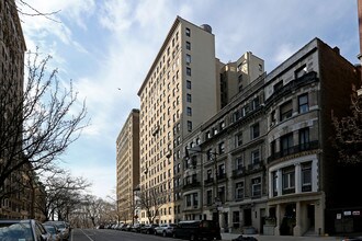 311 W 106th St in New York, NY - Building Photo - Building Photo