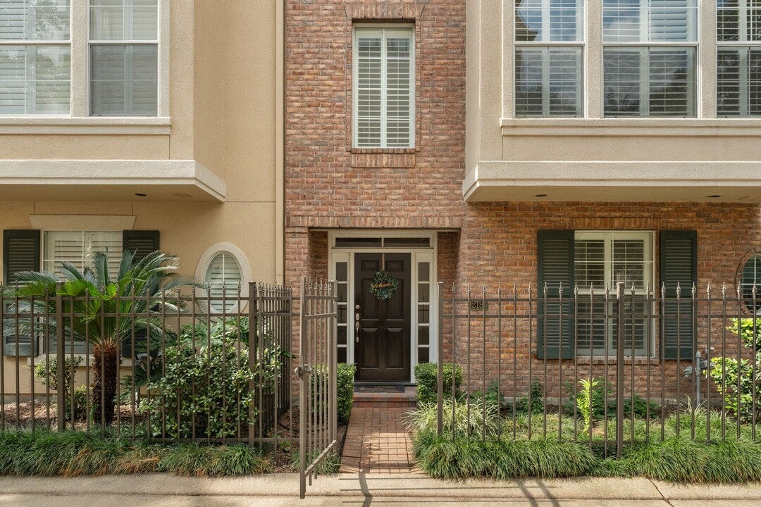 2196 Bancroft Ln in Houston, TX - Building Photo