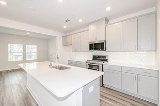7210 Bryce Ave in Charlotte, NC - Foto de edificio - Building Photo