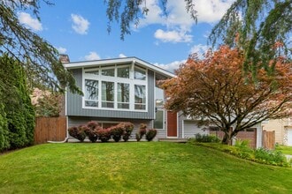 13025 87th Pl NE in Kirkland, WA - Building Photo - Building Photo
