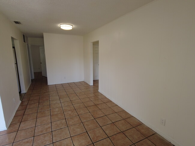 1345 NW 8th Ave in Fort Lauderdale, FL - Foto de edificio - Building Photo