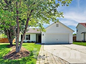 4991 Astonshire Ln in Concord, NC - Building Photo