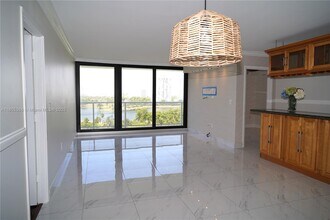 3731 N Country Club Dr in Aventura, FL - Building Photo - Building Photo