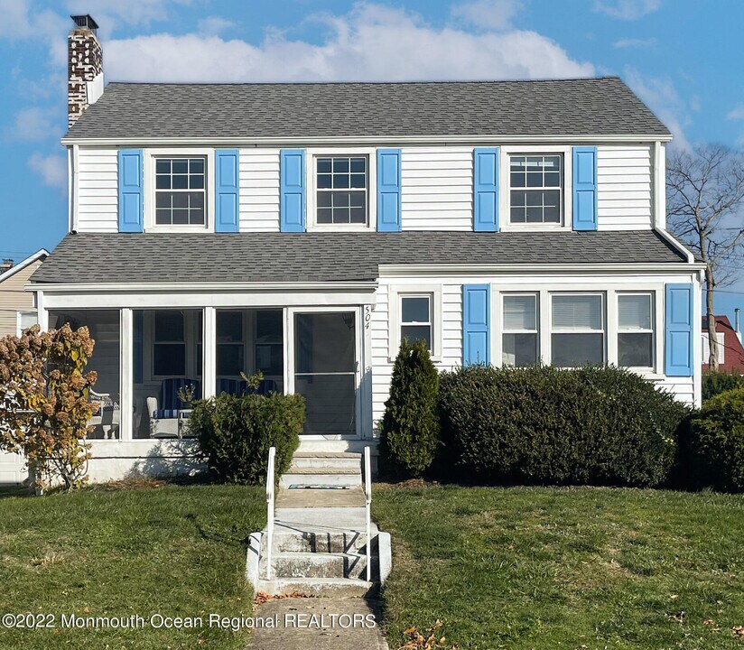 504 Bradley Blvd in Bradley Beach, NJ - Building Photo