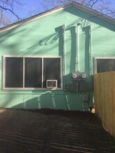 811 Bishop St in Commerce, TX - Building Photo - Building Photo