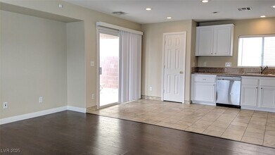 2445 Ember Mist Ct in Las Vegas, NV - Building Photo - Building Photo
