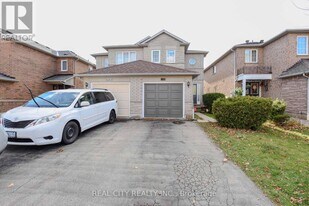 6416 Hampden Woods Rd in Mississauga, ON - Building Photo