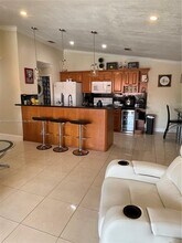10650 SW 157th Ct in Miami, FL - Foto de edificio - Building Photo