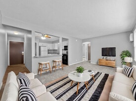 Trilein Village Apartments in Ankeny, IA - Building Photo