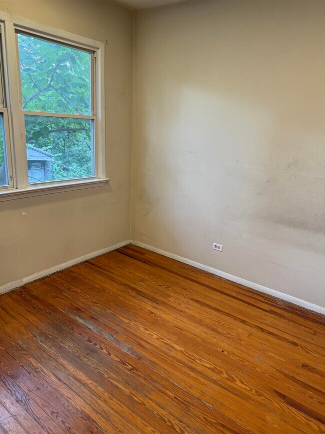 215 Liberty Ave in Jersey City, NJ - Building Photo - Building Photo