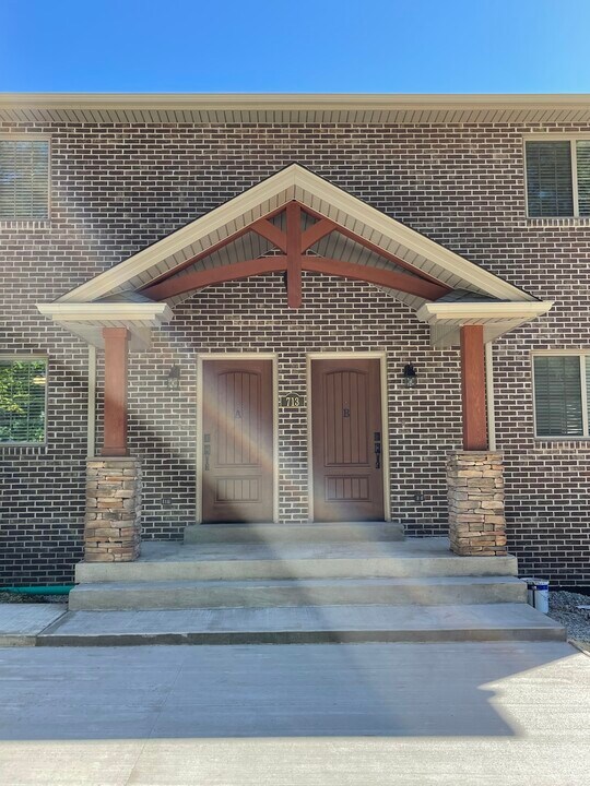 713 Adkins St, Unit 713 in Corbin, KY - Building Photo