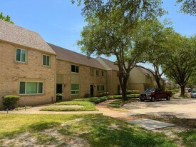 2130 Greenbriar Colony Dr in Houston, TX - Building Photo