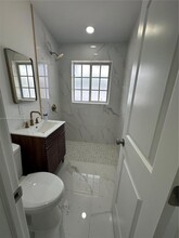 621 SE 3rd Pl in Hialeah, FL - Building Photo - Building Photo