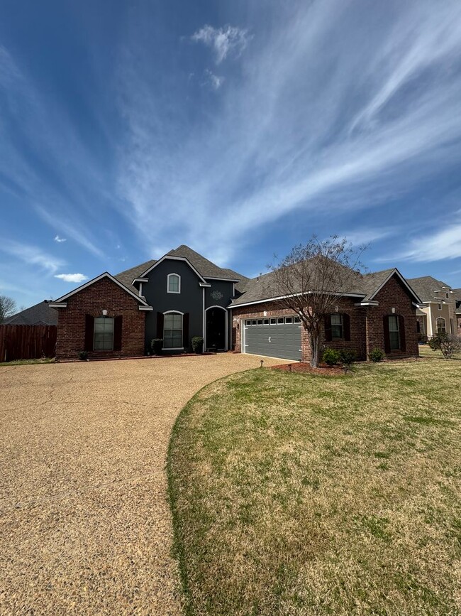 410 Half Moon Ln in Bossier City, LA - Building Photo - Building Photo