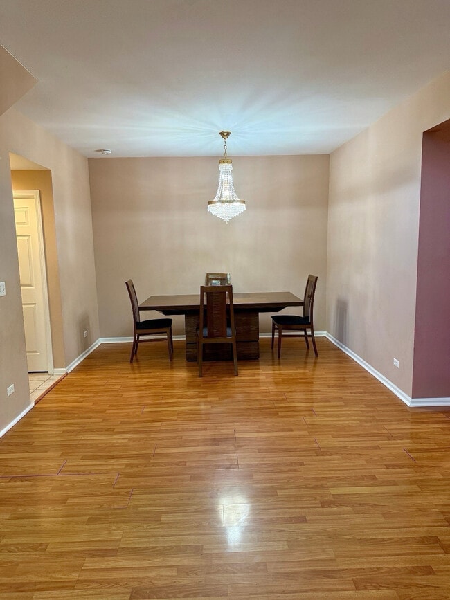 600 Creekside Cir in Gurnee, IL - Building Photo - Building Photo