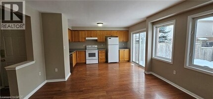 35 Nancroft Crescent in Cambridge, ON - Building Photo - Building Photo