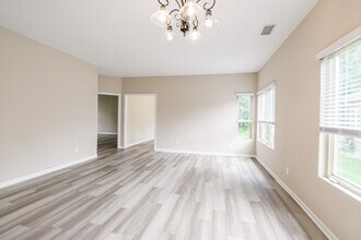 10501 Ontario Dr in Crown Point, IN - Building Photo - Building Photo