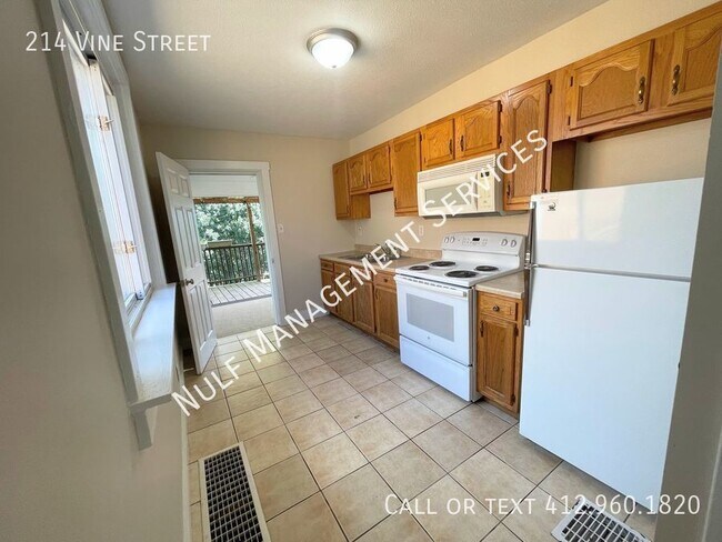 214 Vine St in Munhall, PA - Building Photo - Building Photo