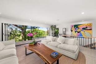 4781 Galendo St in Woodland Hills, CA - Building Photo