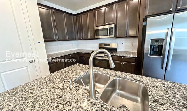 17490 E 95th Pl in Commerce City, CO - Building Photo - Building Photo