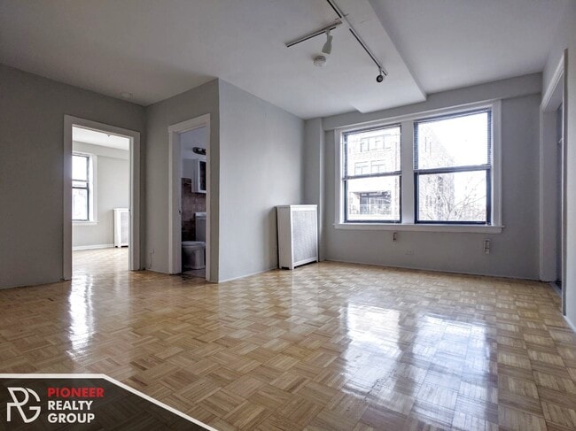 717 W Belmont Ave, Unit 739-202