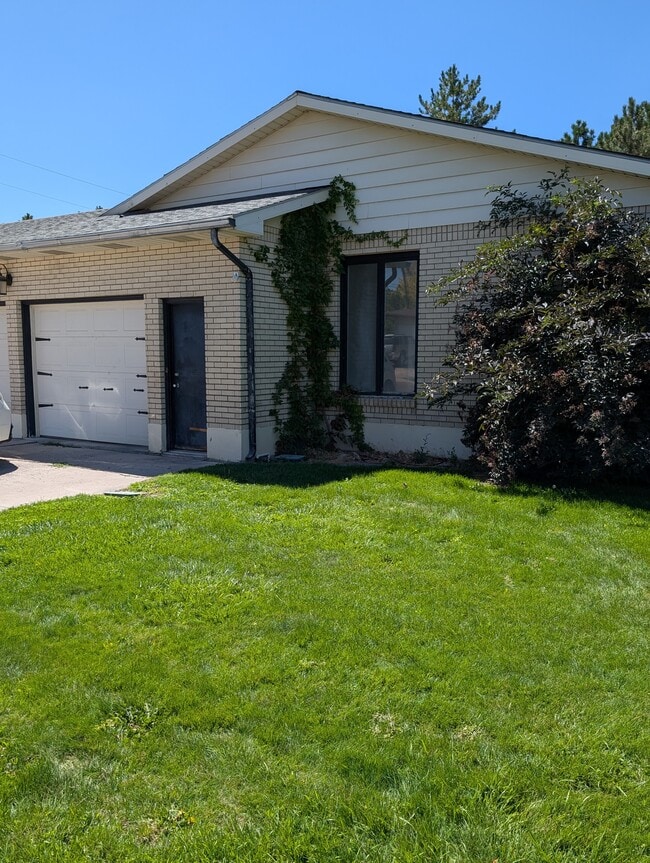 155 E Griffith Rd, Unit Lower