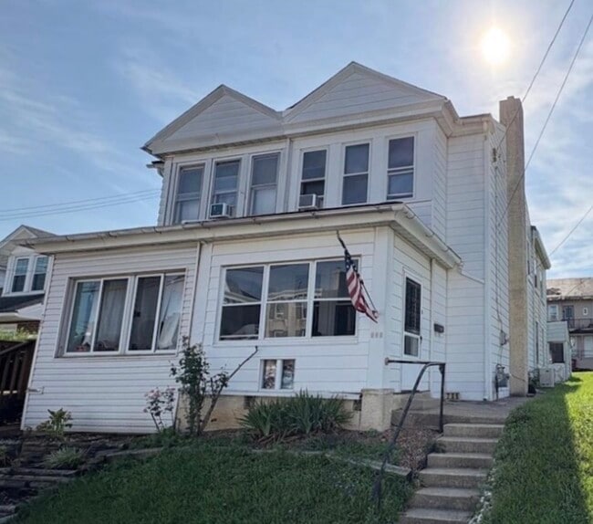 property at 709 DeKalb St