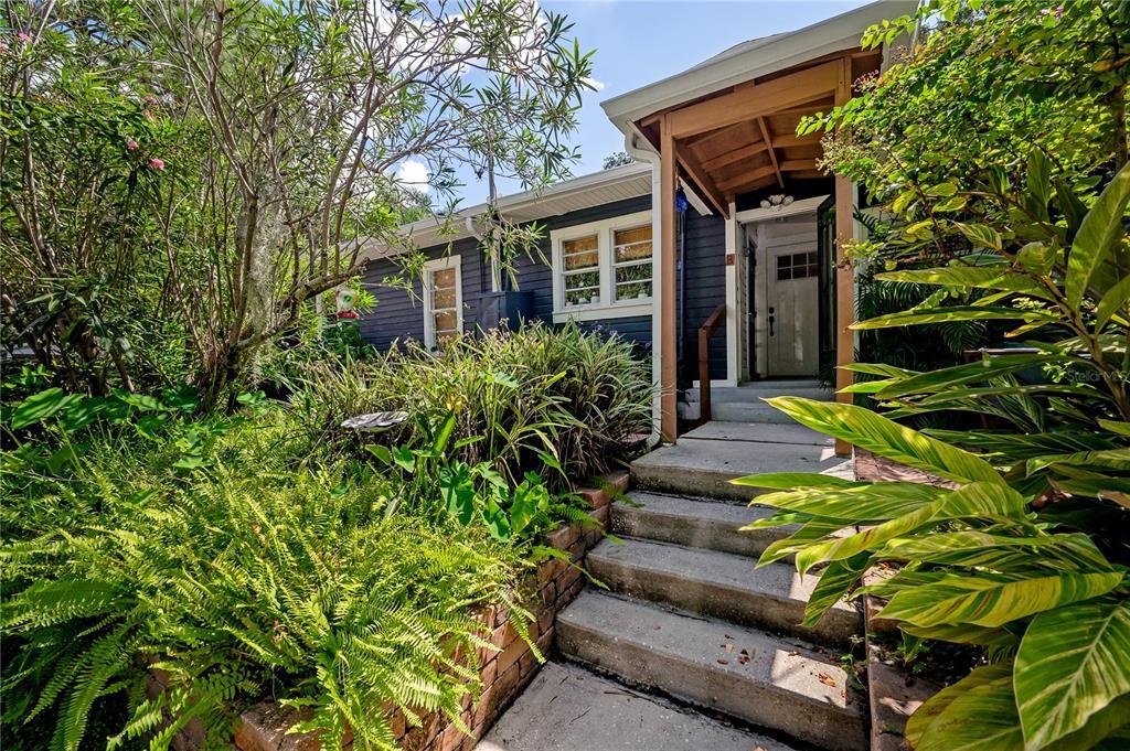 236 W North St-Unit -B in Tampa, FL - Building Photo