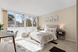 6 Seville Way in San Mateo, CA - Building Photo - Building Photo