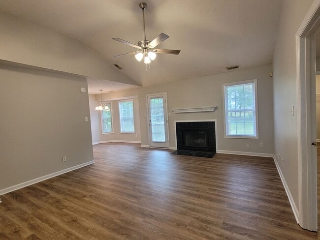 317 Buckeye Dr in Raeford, NC - Building Photo - Building Photo