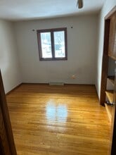 4902 Brookview Rd in Rockford, IL - Foto de edificio - Building Photo