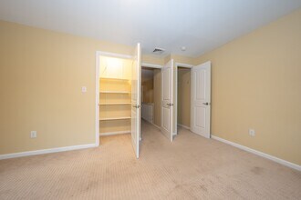 222 Simpson Rd in Ardmore, PA - Foto de edificio - Building Photo