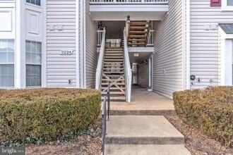 9224 Cardinal Forest Ln in Lorton, VA - Building Photo - Building Photo