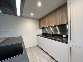 1000 Brickell Plz, Unit 1903 in Miami, FL - Foto de edificio - Building Photo